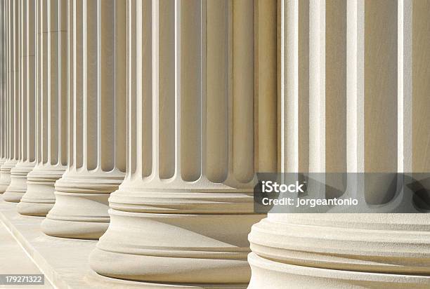 Las Columnas De Fondo Foto de stock y más banco de imágenes de Arquitectura - Arquitectura, Arquitectura exterior, Capitel