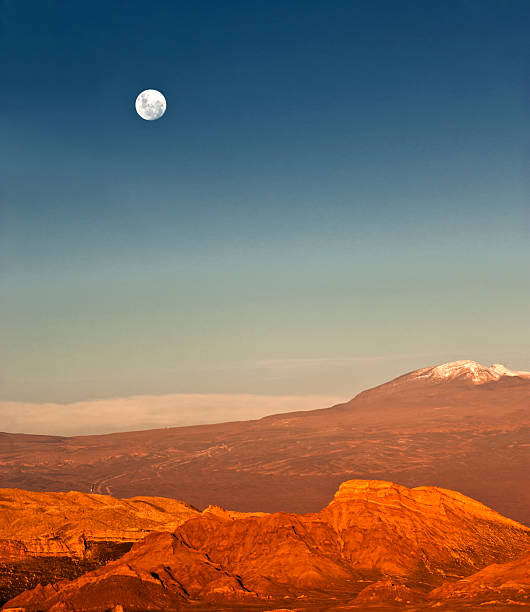 istock Full-moon in the Moon Valley, Atacama, Chile 179272111