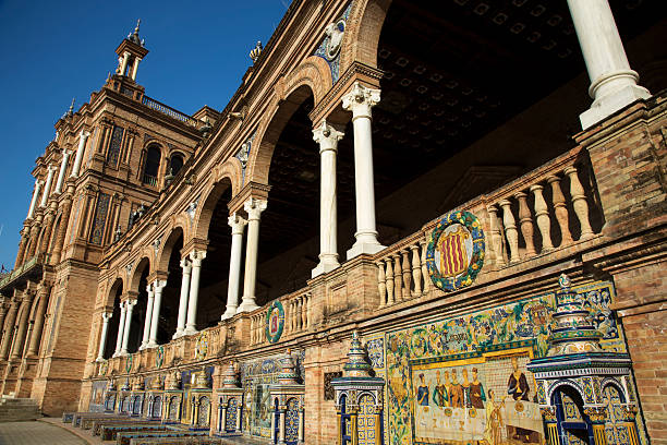 plaza de españa sevilla - plaza de espana seville victorian architecture architectural styles fotografías e imágenes de stock