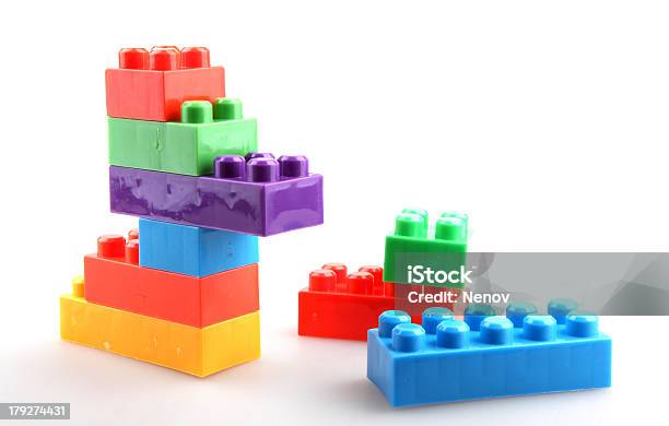 Plastikowe Zabawki Klocki - zdjęcia stockowe i więcej obrazów Bez ludzi - Bez ludzi, Cegła, Czerwony