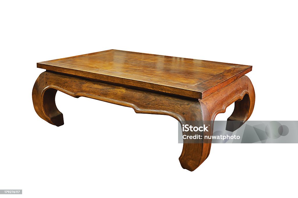 Niski drewniany stole - Zbiór zdjęć royalty-free (Nisko)