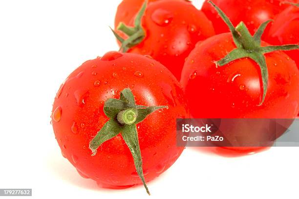 Mokre Pomidory - zdjęcia stockowe i więcej obrazów Białe tło - Białe tło, Biały, Czerwony