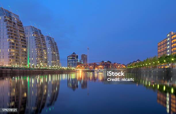 Cais De Salford Pelo Anoitecer - Fotografias de stock e mais imagens de Manchester - Inglaterra - Manchester - Inglaterra, Cidade, Ponto Turístico