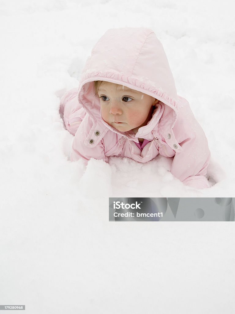 Triste bambino nella neve - Foto stock royalty-free di 12-17 mesi