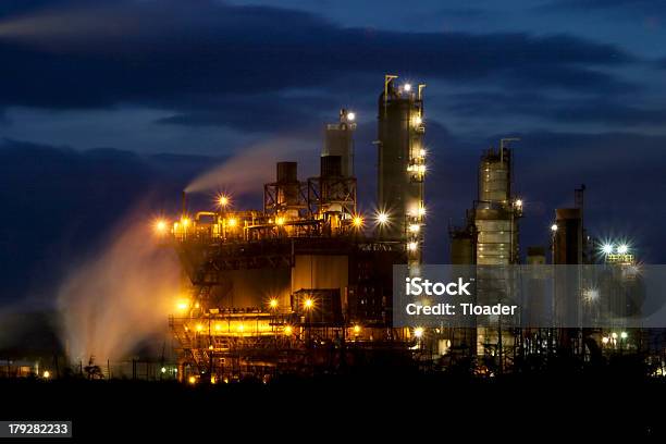 石油 Refinary - 夜のストックフォトや画像を多数ご用意 - 夜, イルミネーション, 天然ガス