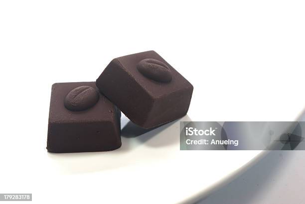Foto de Chocolates Detalhe Em Fundo Branco e mais fotos de stock de Alimentação Não-saudável - Alimentação Não-saudável, Açúcar, Bar