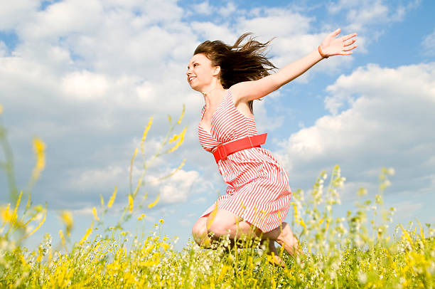 istock The girl in flight 179283494