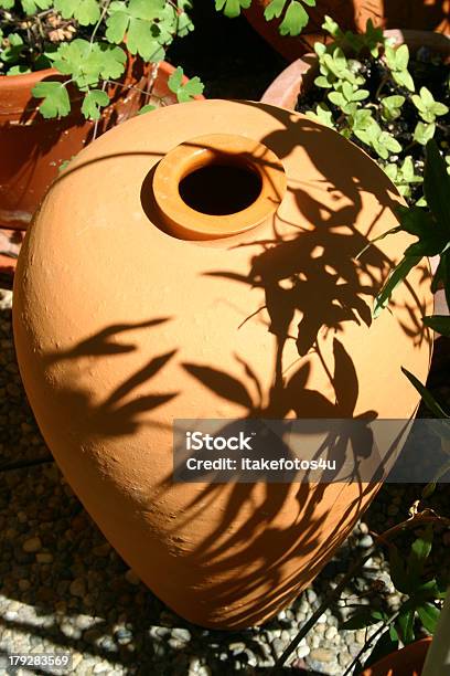 Przesuń Ceramiczne - zdjęcia stockowe i więcej obrazów Balkon - Balkon, Bez ludzi, Cień