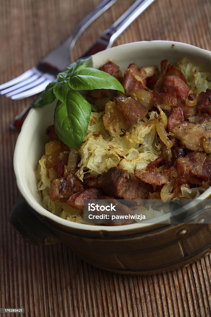 Chucrute com carne de porco scratchings - Royalty-free Alimentação Saudável Foto de stock