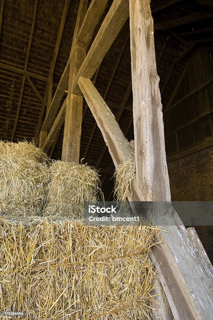 Bailed Hay in einer Scheune - Lizenzfrei Agrarbetrieb Stock-Foto