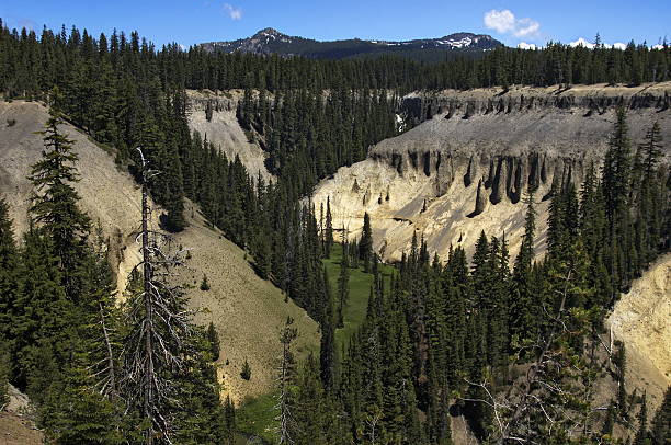istock Crater Lake National Park 179287889