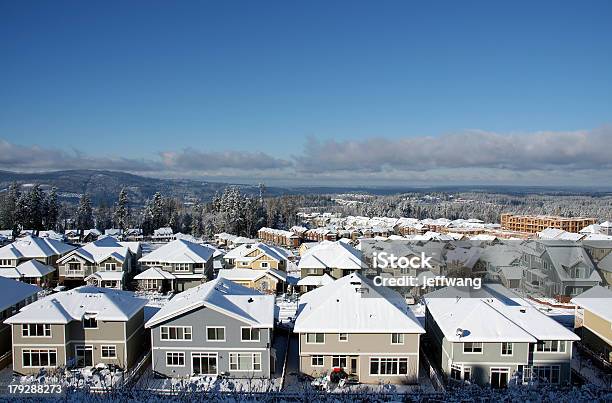 Vista De La Comunidad En Invierno Foto de stock y más banco de imágenes de Seattle - Seattle, Casa, Invierno