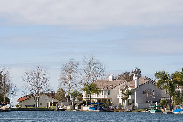 istock Sunny California - Suburb Homes 179289934