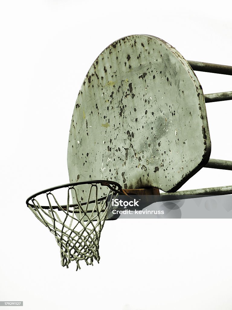 Старый ржавый Баскетбольное кольцо - Стоковые фото Баскетбольное кольцо роялти-фри