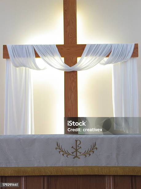 Altar Und Cross Nahaufnahme Stockfoto und mehr Bilder von Alt - Alt, Altar, Auferstehung - Religion