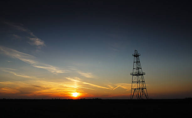 istock Abandoned oil well 179291498