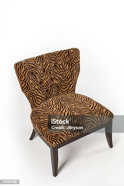 Tygrys Wzór Krzesło - zdjęcia stockowe i więcej obrazów Bez ludzi - Bez ludzi, Białe tło, Biały
