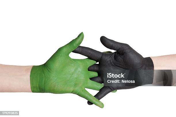 Green Black Hände Schütteln Stockfoto und mehr Bilder von Aufführung - Aufführung, Auswanderung und Einwanderung, Bekommen