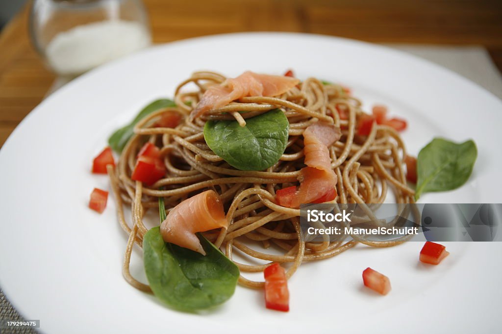 Wholemeal espaguete - Foto de stock de Espaguete royalty-free