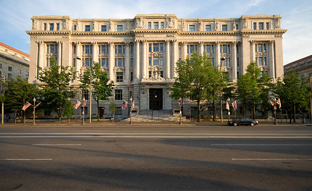 stile beaux-arts stile wilson, municipio, edificio di washington dc, blu cielo - grand beaux arts foto e immagini stock