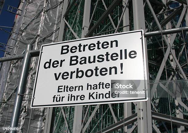 Schild Betreten Der Baustelle 금지 된 Eltern Haften에 사용자 치고는 괜찮은 부모에 대한 스톡 사진 및 기타 이미지