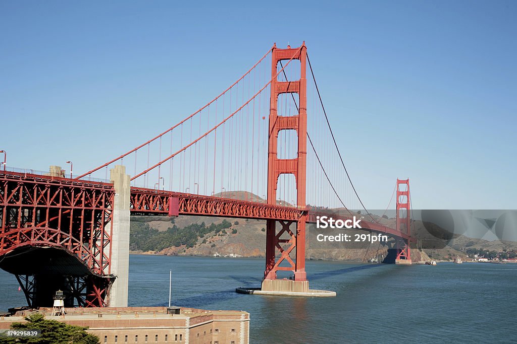 Goldengate bridge, Sanfrancisco, Ca, USA - Zbiór zdjęć royalty-free (Barwne tło)