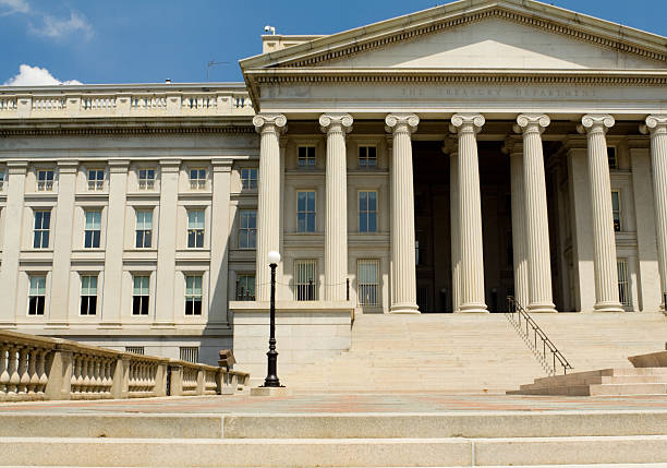 vista frontal do u.s. tesouro, em washington, dc - us treasury department - fotografias e filmes do acervo