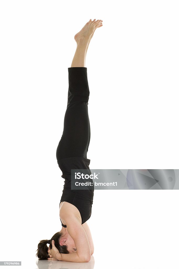 Pozycja jogi-Stanie na głowie - Zbiór zdjęć royalty-free (30-39 lat)