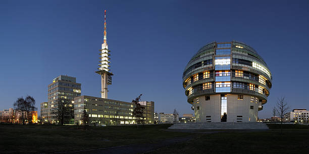 silueta večerního města - hannover - stock snímky, obrázky a fotky