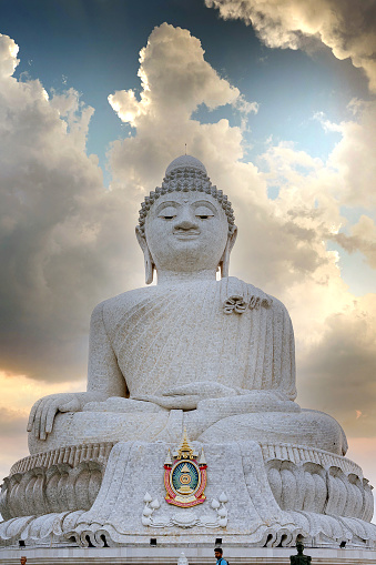 High above Phuket stands the currently famous landmark of the island, the Temple of the Great Buddha. Thais call him Big Buddha.