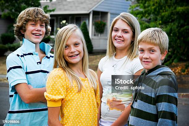 Foto de Para Família e mais fotos de stock de Adolescente - Adolescente, Cabelo Louro, Meninos Adolescentes