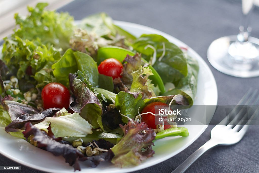 Salada fresca - Foto de stock de Alface royalty-free