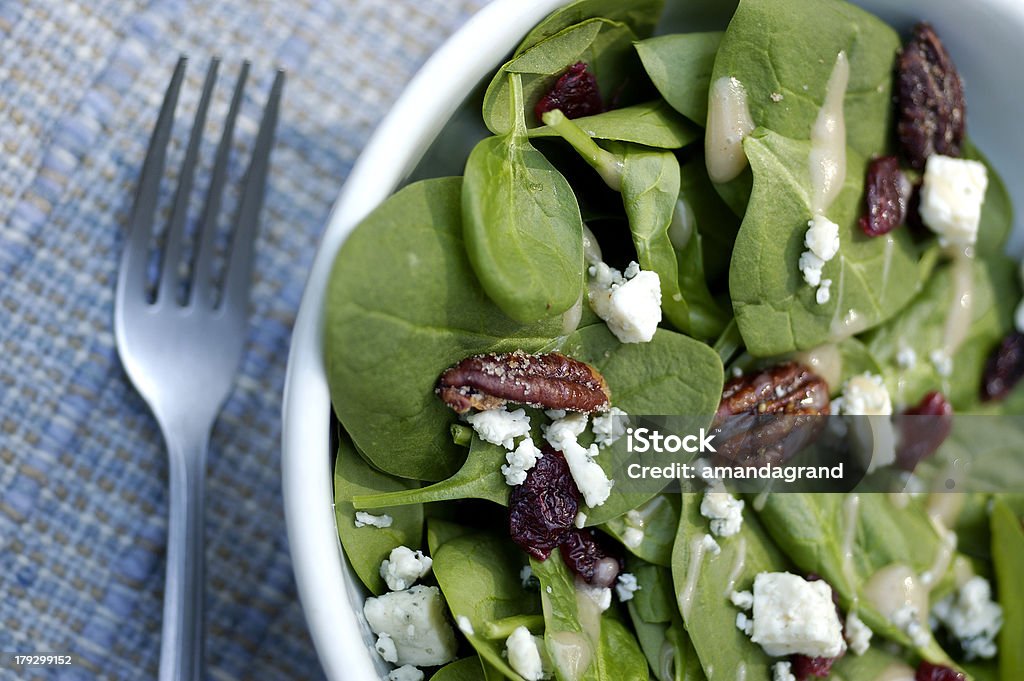 Gourmet-Spinat-Salat - Lizenzfrei Salat - Speisen Stock-Foto