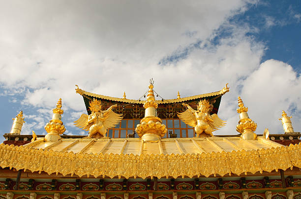 monasterio de songzanlin tibetano, shangri-la, china - lamaism fotografías e imágenes de stock