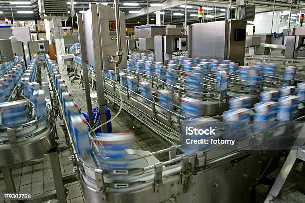 Produktion Line Stockfoto und mehr Bilder von Kommerzielle Herstellung - Kommerzielle Herstellung, Herstellendes Gewerbe, Speisen