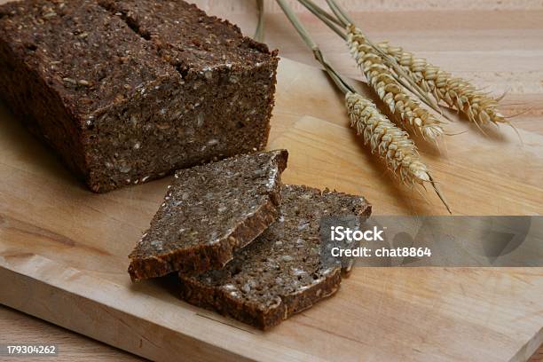 Vollkornbrot - Fotografie stock e altre immagini di Cereale - Cereale, Cibi e bevande, Composizione orizzontale