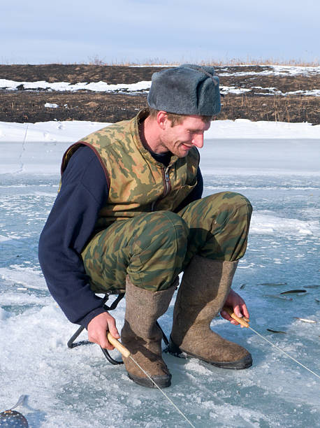 istock Winter Fishing 27 179304582