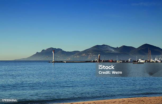 Foto de Cannes A Riviera Francesa e mais fotos de stock de Areia - Areia, Atividade Recreativa, Atracado