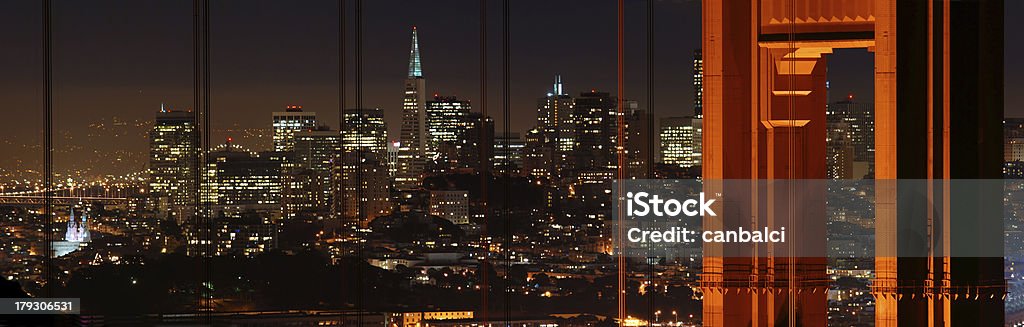Golden Gate Bridge, San Francisco w nocy panorama - Zbiór zdjęć royalty-free (Panorama miasta)