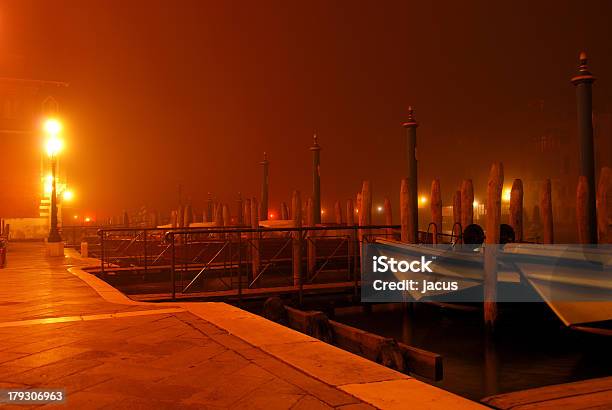 Veneza Por Noite - Fotografias de stock e mais imagens de Antigo - Antigo, Arquitetura, Balançar