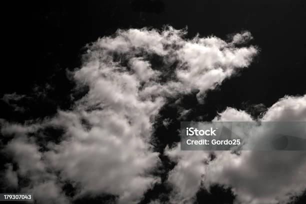 Sepia Nubes Foto de stock y más banco de imágenes de Abstracto - Abstracto, Ambiente atmosférico, Belleza
