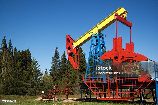 Нефтяная Платформа — стоковые фотографии и другие картинки Высокий - Высокий, Высоко, Давление