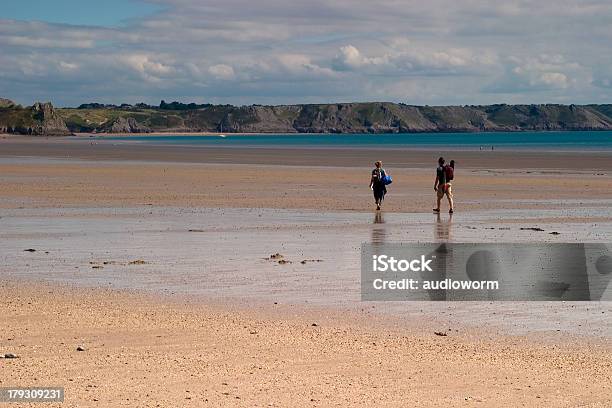 Oxwich La Bahía Foto de stock y más banco de imágenes de Abandonado - Abandonado, Agua, Arena