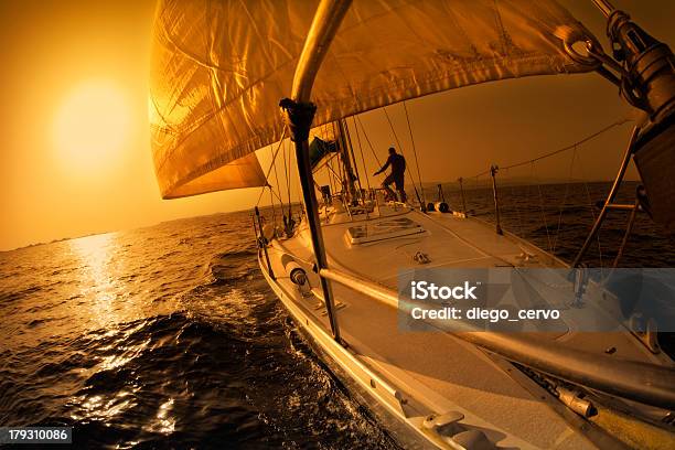 Embarcação De Vela - Fotografias de stock e mais imagens de Movimento - Movimento, Veleiro, Atividade