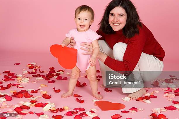 Mãe De Retrato Para Namorados Dia - Fotografias de stock e mais imagens de Bebé - Bebé, Dia dos Namorados, Adulto