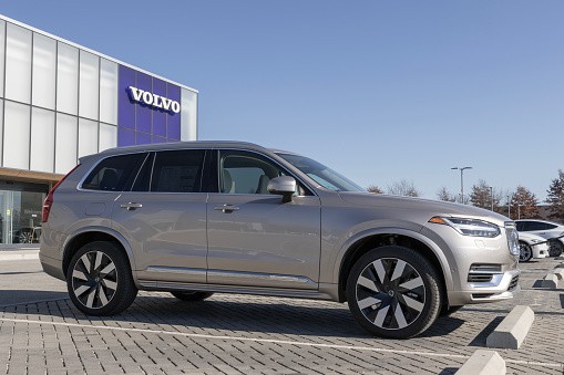 Indianapolis - November 12, 2023: Volvo XC90 Recharge Plug-In Hybrid display at a dealership. Volvo offers the XC90 in Core, Plus, and Ultimate models.