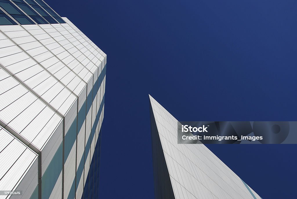 Острая Лондоне Офисное здание - Стоковые фото Абстрактный роялти-фри