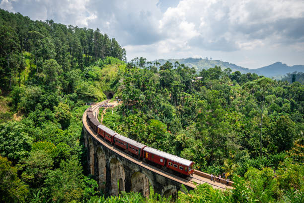 views nine arches bridge in sri lanka