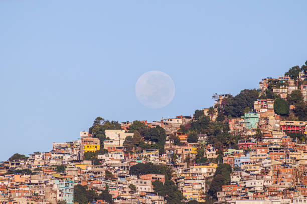 istock full moon and the Vidigal community. 1793233112
