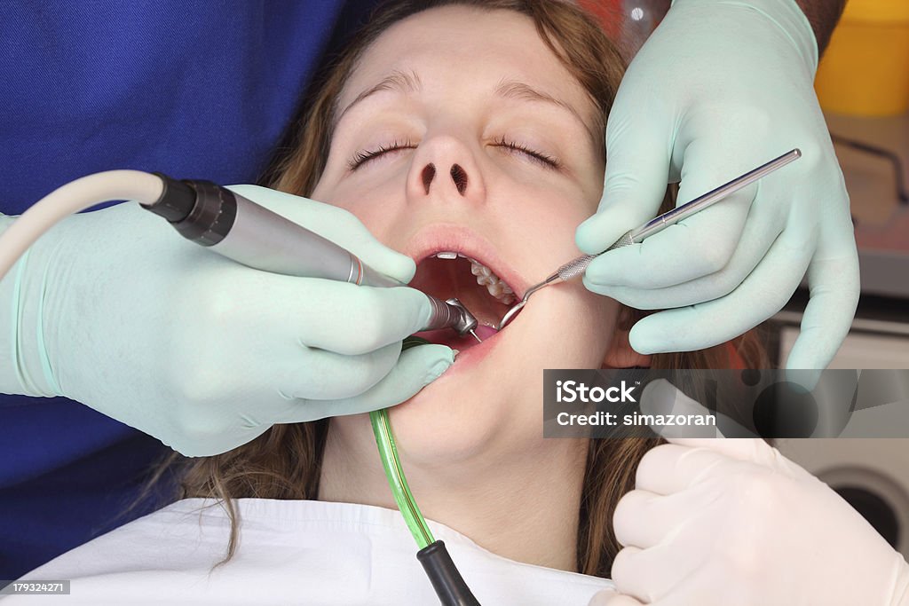 Assistenza odontoiatrica - Foto stock royalty-free di Adulto